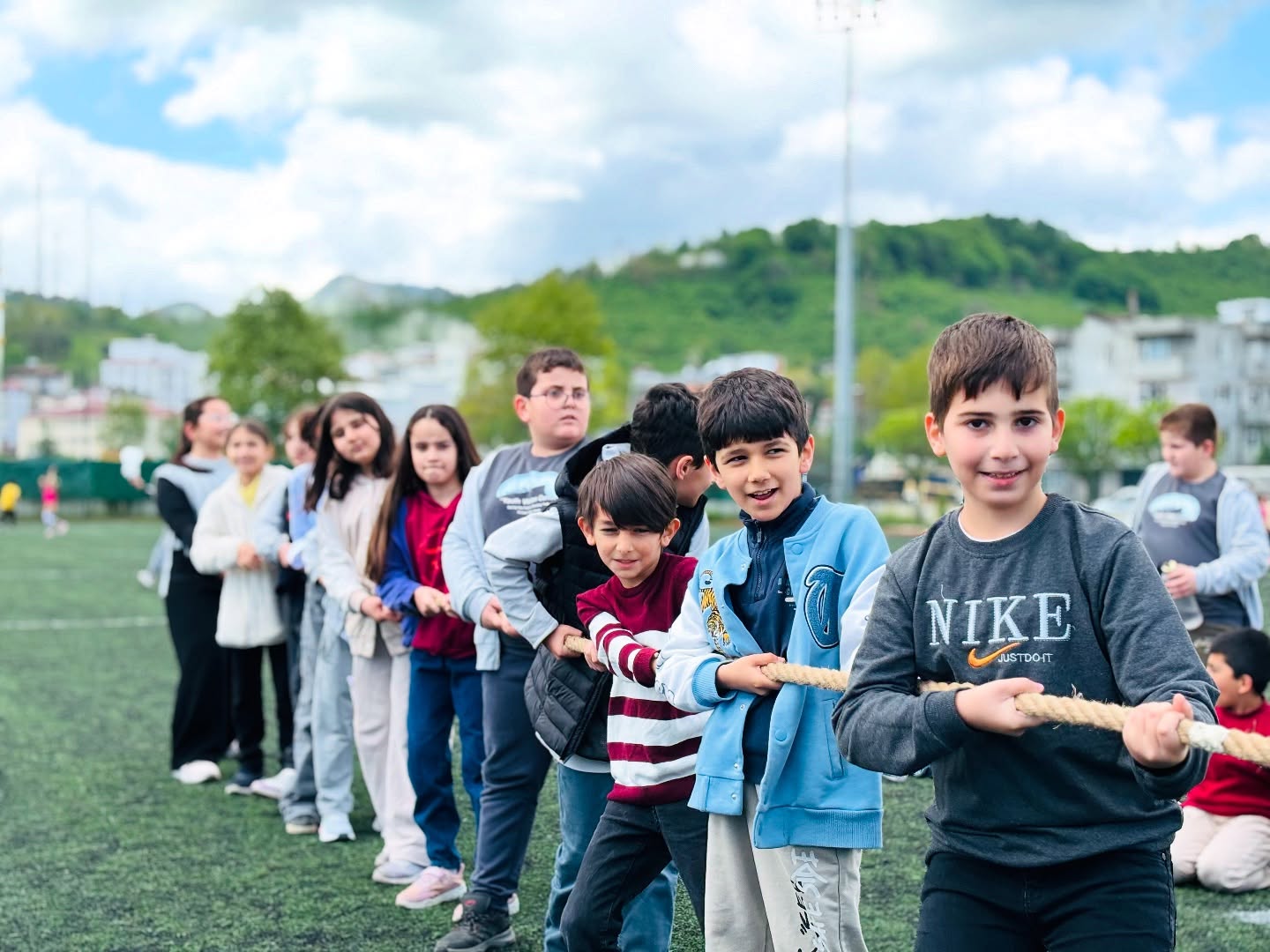SALIPAZARI’NDA ÇOCUK ŞENLİĞİ